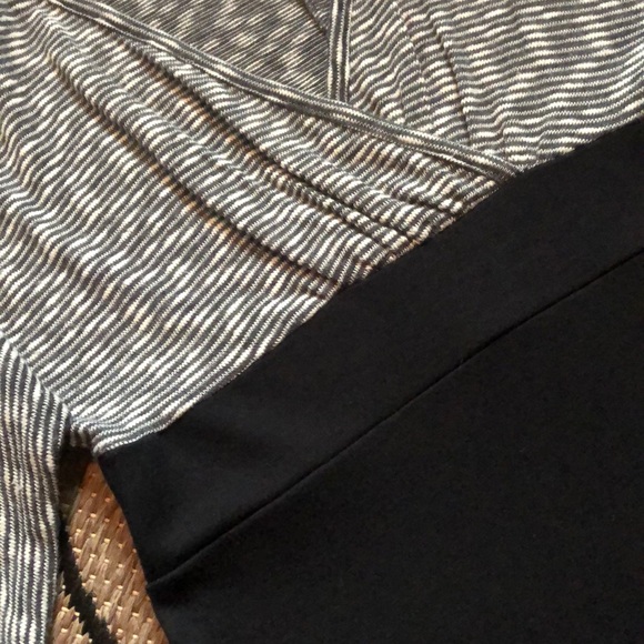 Adorable Comfortable V Neck Dress🌸 - Picture 3 of 9